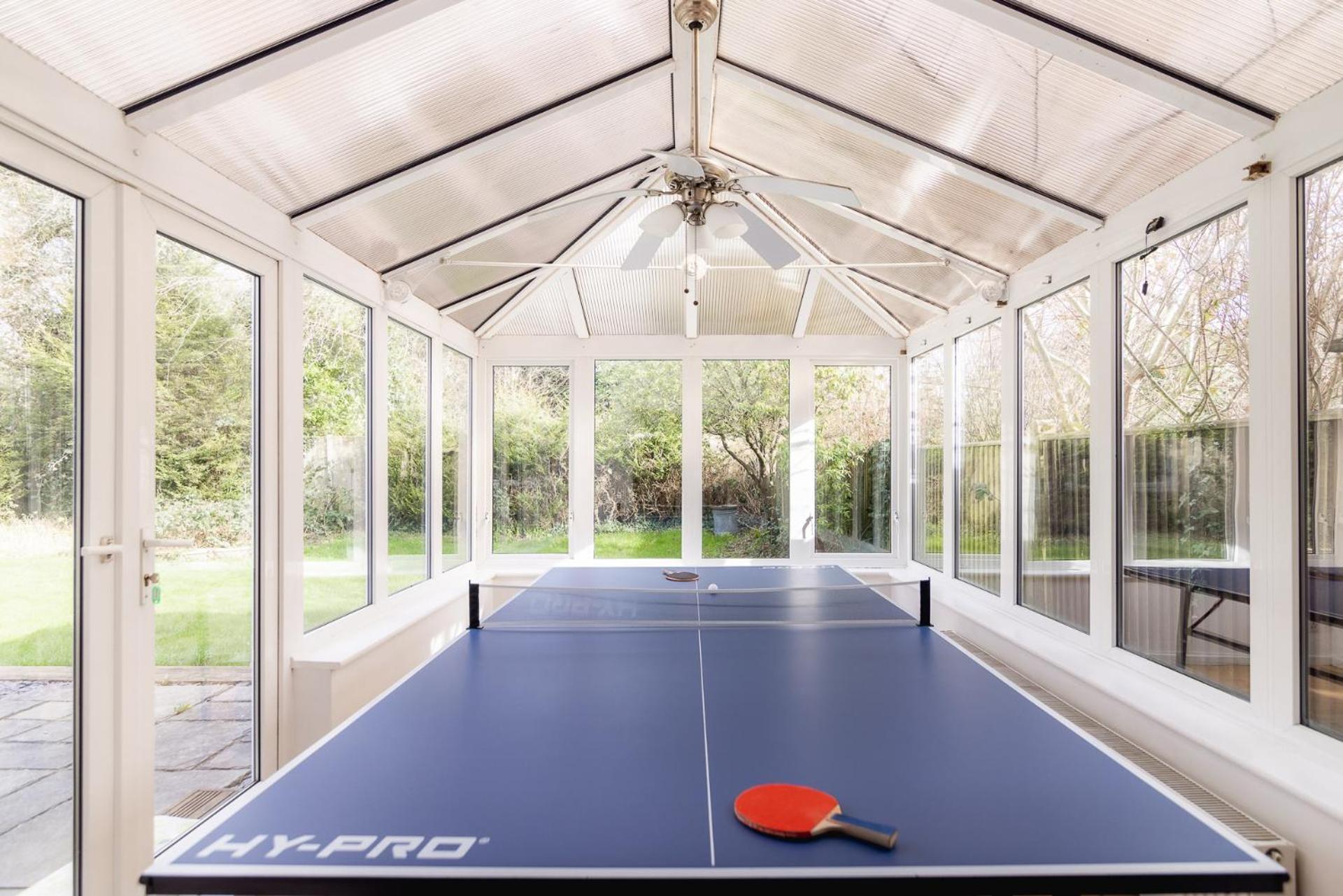 Ping-Pong Paradise Crawley  Exterior photo